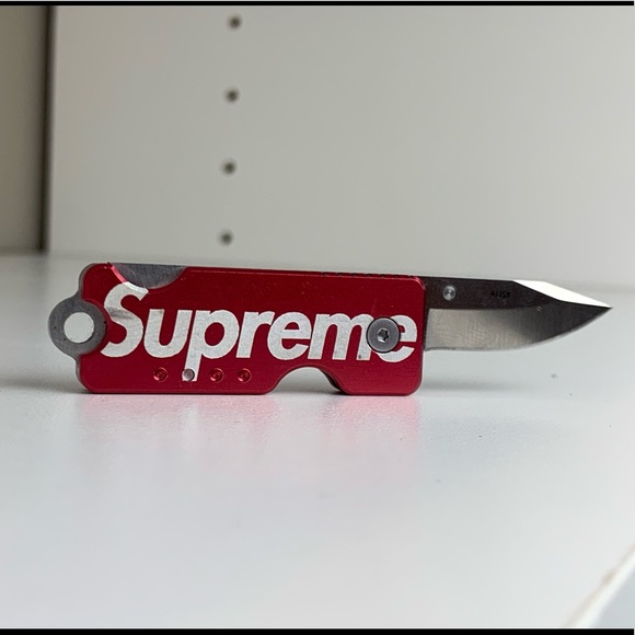 Supreme Quiet Carry Knife Red - Picture 1 of 4